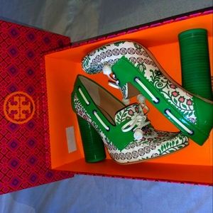 NWT Tory Burch Garden Party pumps green paten leather sz 8.5
